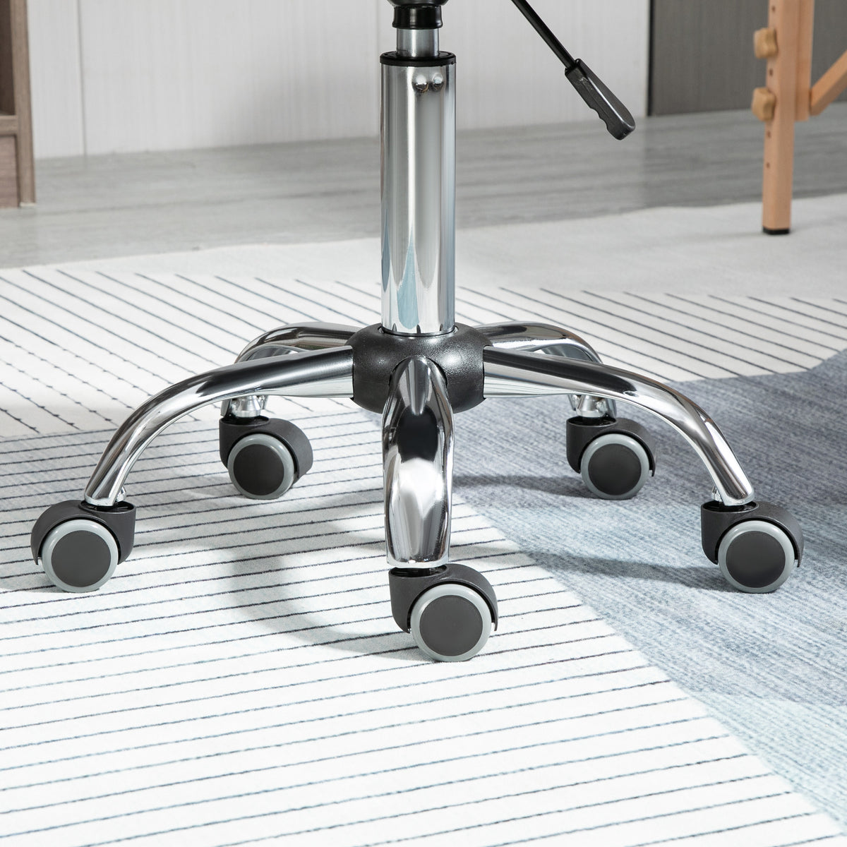 Tabouret à roulettes - tabouret de travail pivotant 360° - - tabouret ergonomique - hauteur assise réglable 47-62 cm - revêtement synthétique matelassé noir métal chromé-8