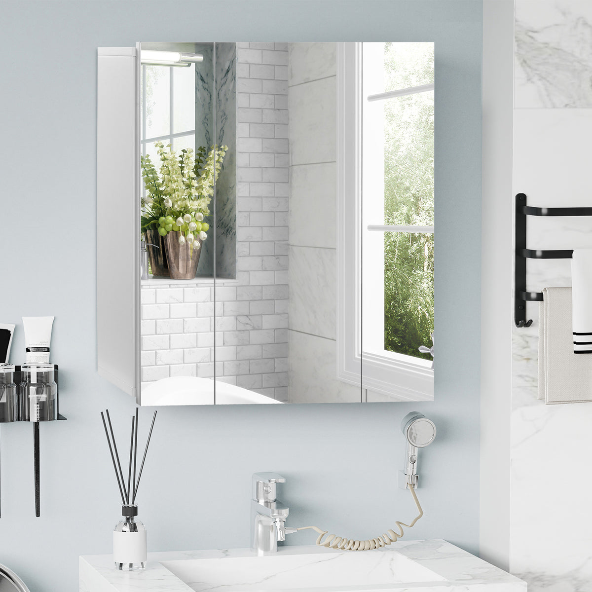 Armoire murale de salle de bain avec 3 portes miroir et étagères réglables en MDF Blanc dim. 70L x 15l x 60H cm-1